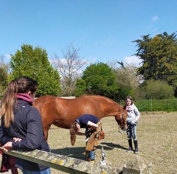 des sabots neufs pour Bianca