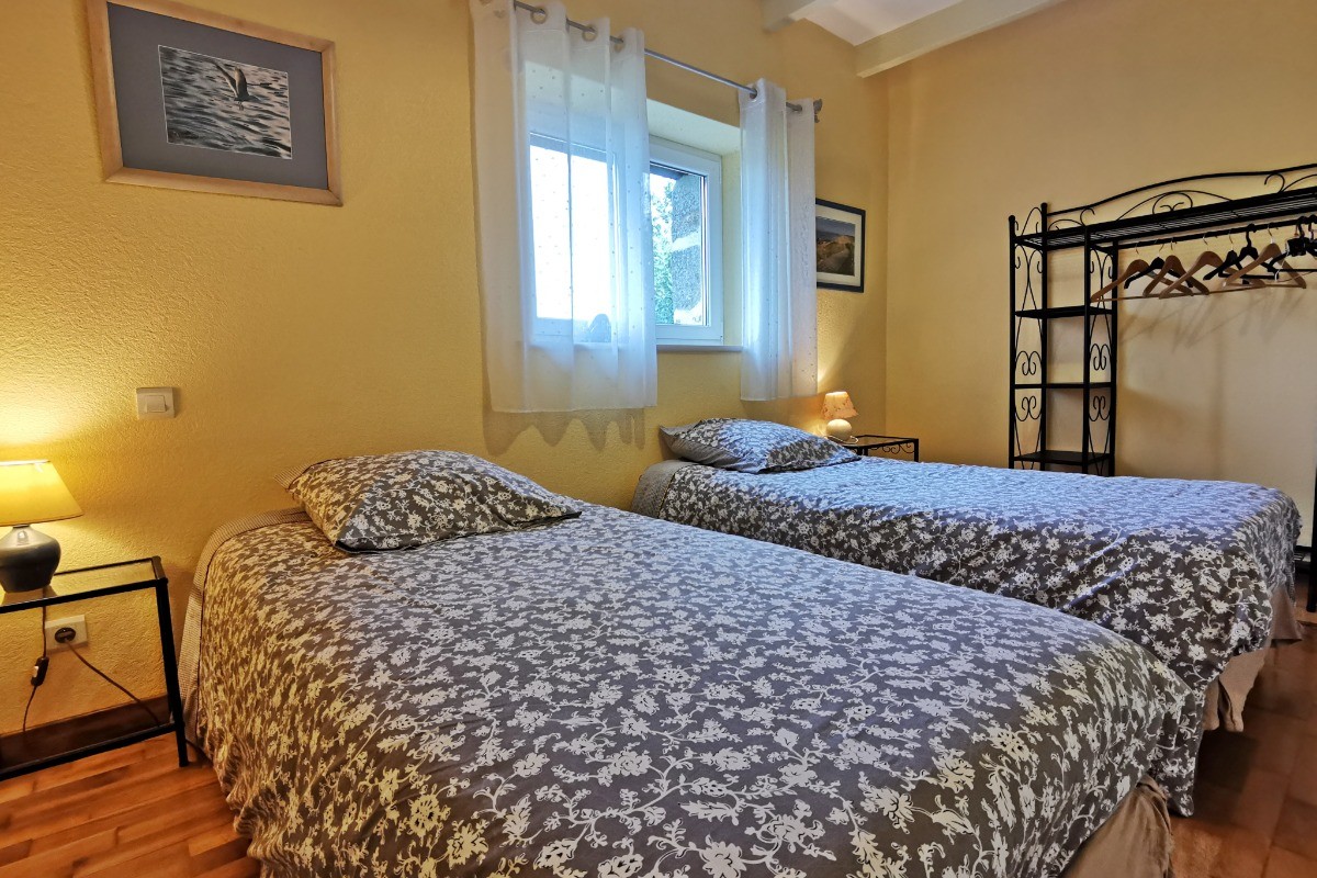 Chambre 2 avec 2 lits 90