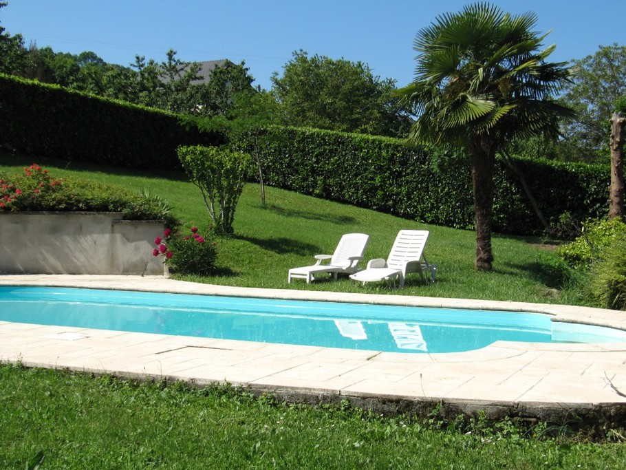 Appartement vacances pour 4 personnes à Chateauneuf (Savoie - Chambéry) idéal famille, piscine privée