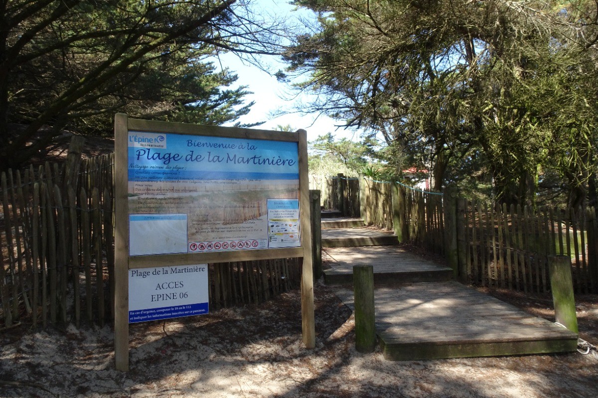 La plage de la Martinière à 300m