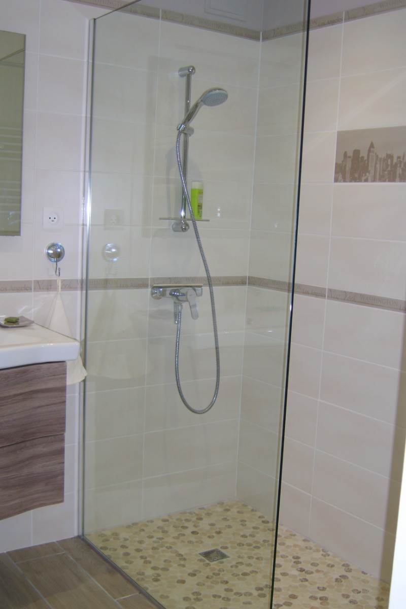 salle de douche RDC