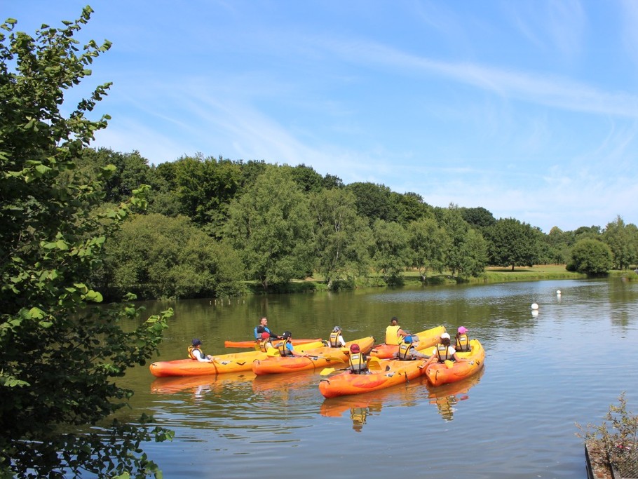 Nous disposons de 2 étangs empoissonnés par la fédération de pêche des Côtes d’Armor, de quoi ravir les férus de pêche en eau douce ! Si vous avez déjà un permis de pêche valide pour le 22, vous n’aurez besoin de rien d’autre!