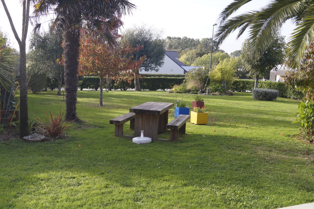 jardin avec table