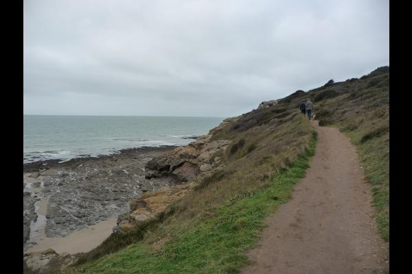 Chemin piétonnier le long de la côte (plusieurs km)