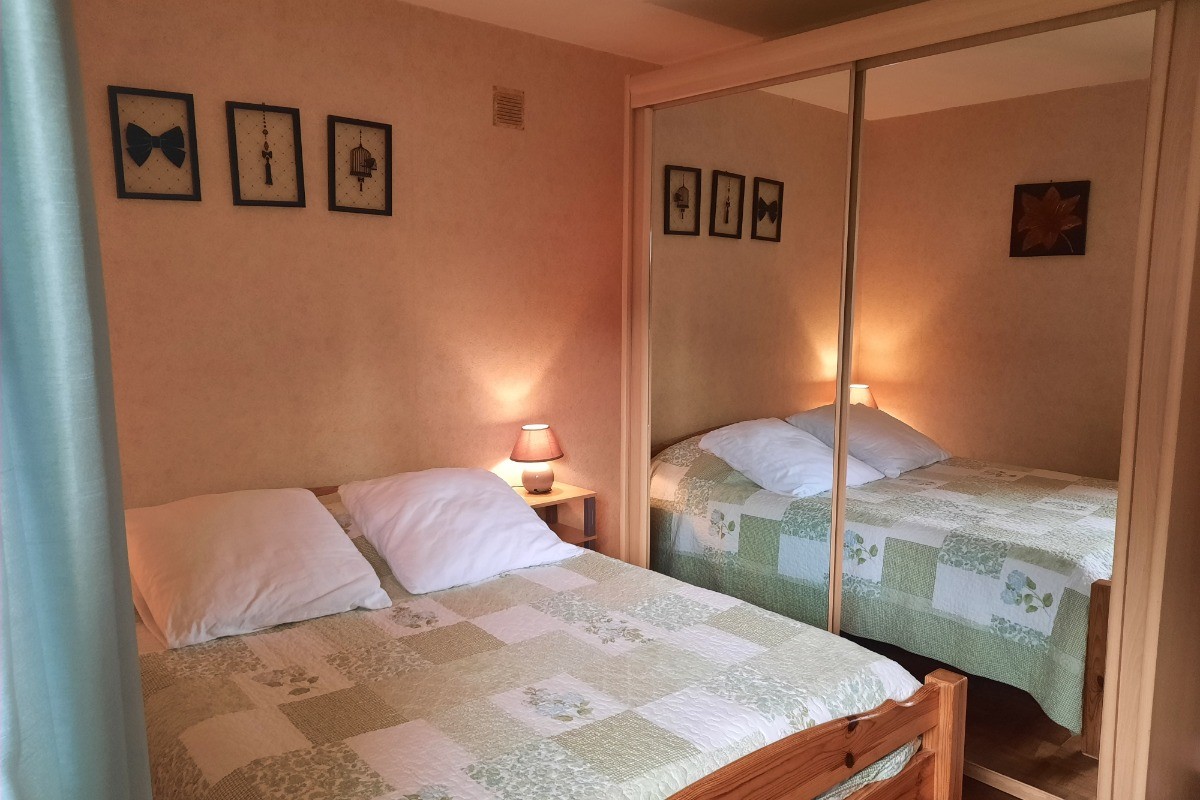 chambre (un lit en 140)