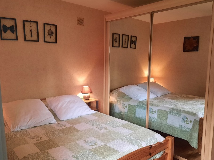 chambre (un lit en 140)