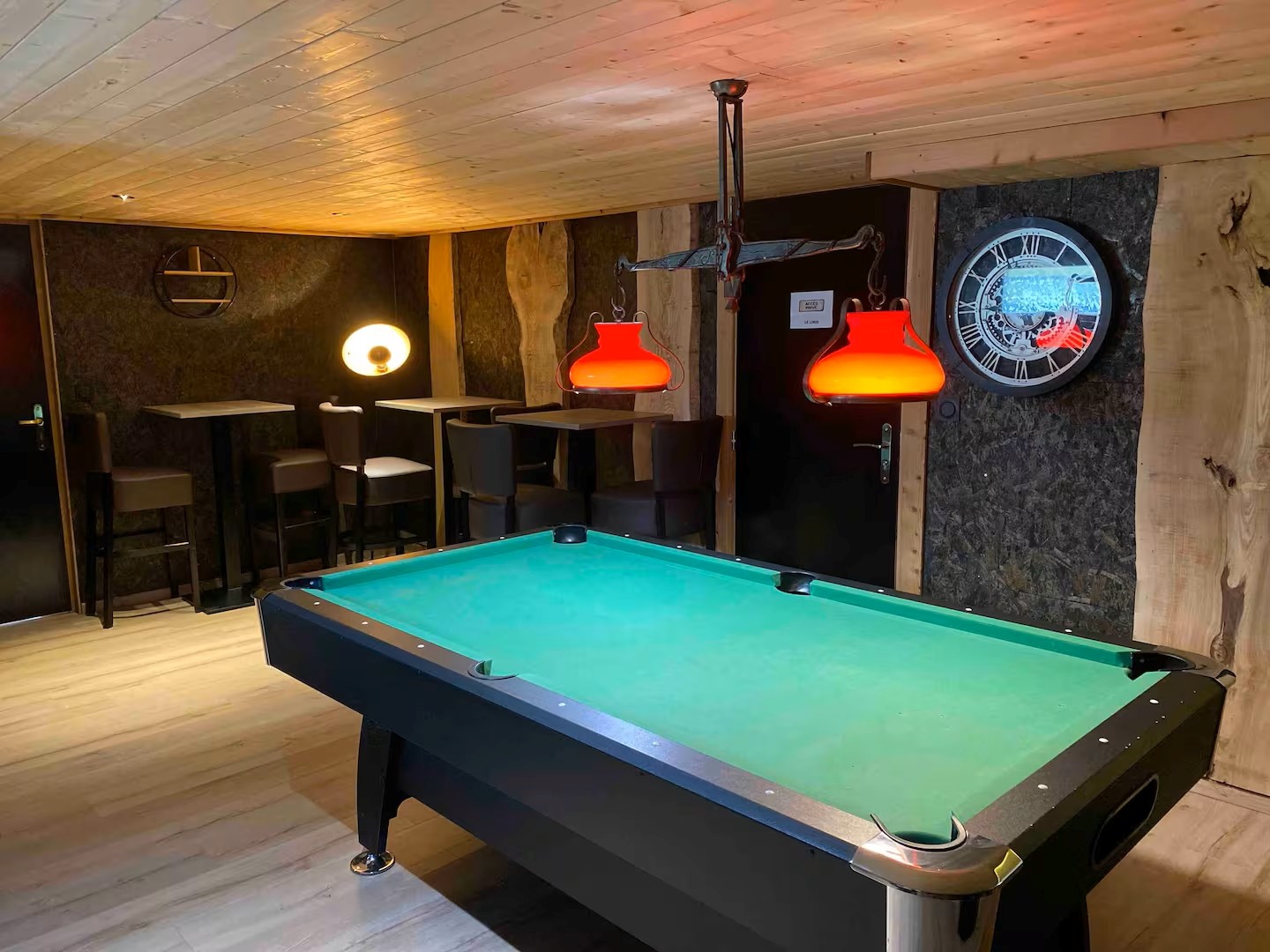 Gîte de groupe Fenil-Logis, ferme entièrement rénovée - Gîtes Digitale