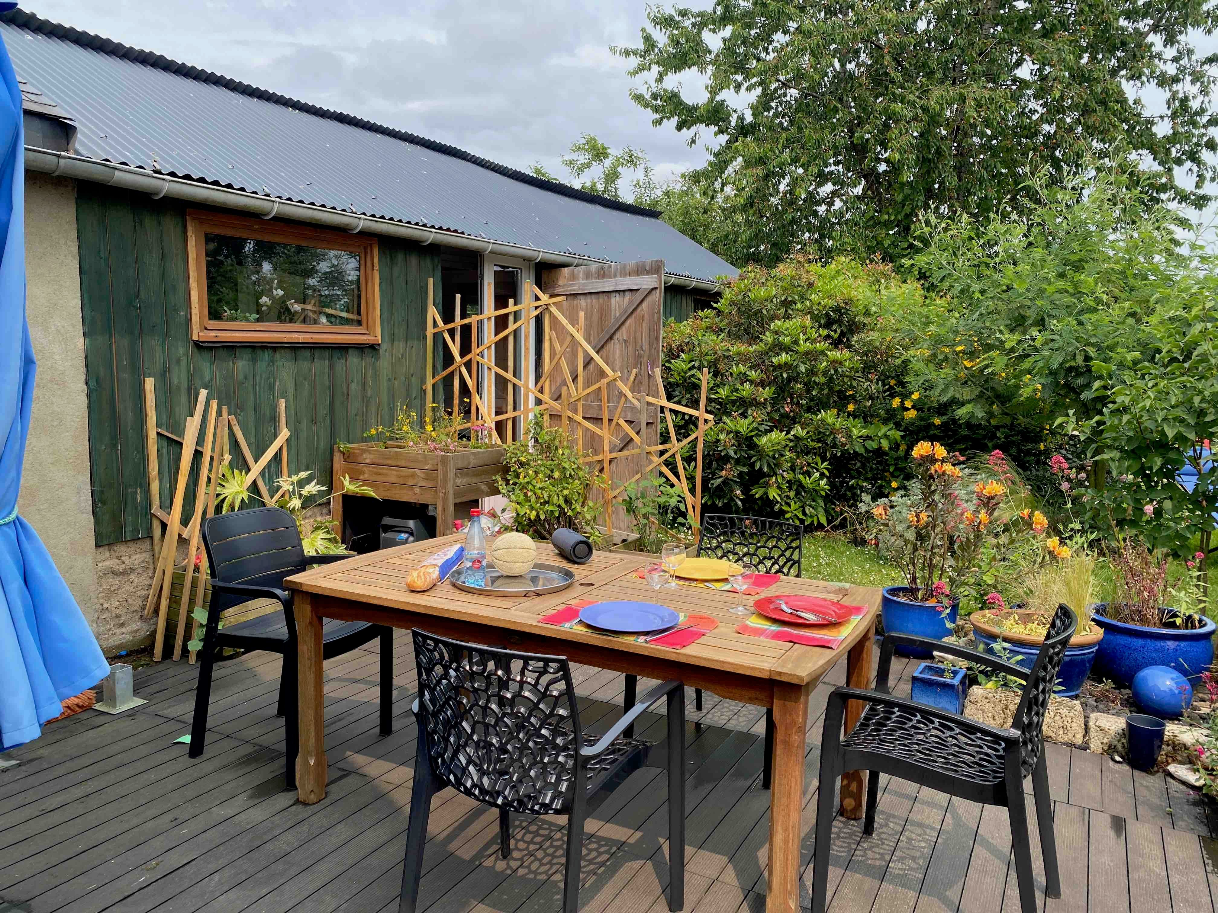 breakfast area or for outdoor meals in fine weather.