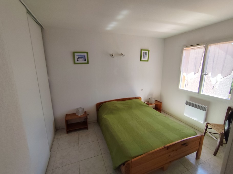 1ère Chambre lit 140 1er étage