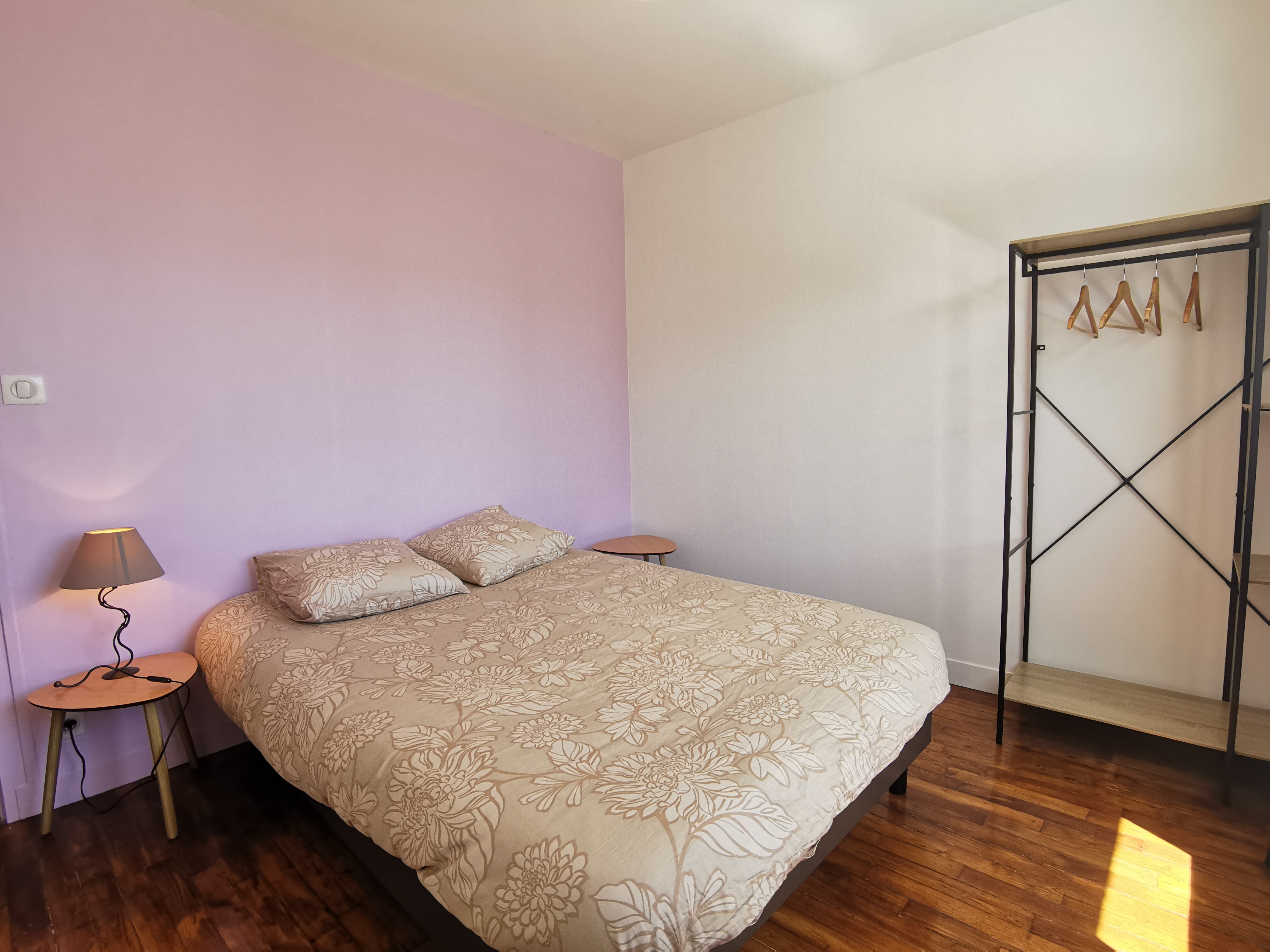 Etage: chambre avec un lit 140
