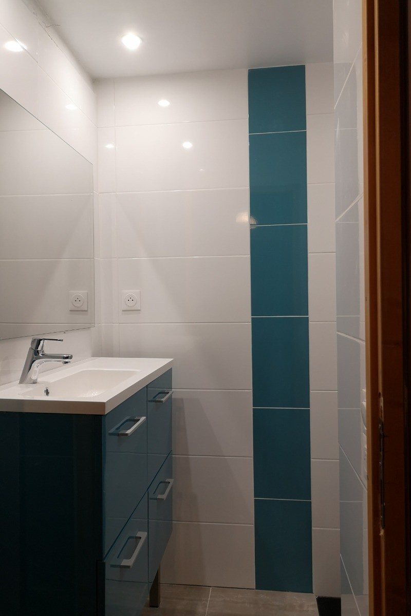 nelle salle eau 2 avec douche italienne