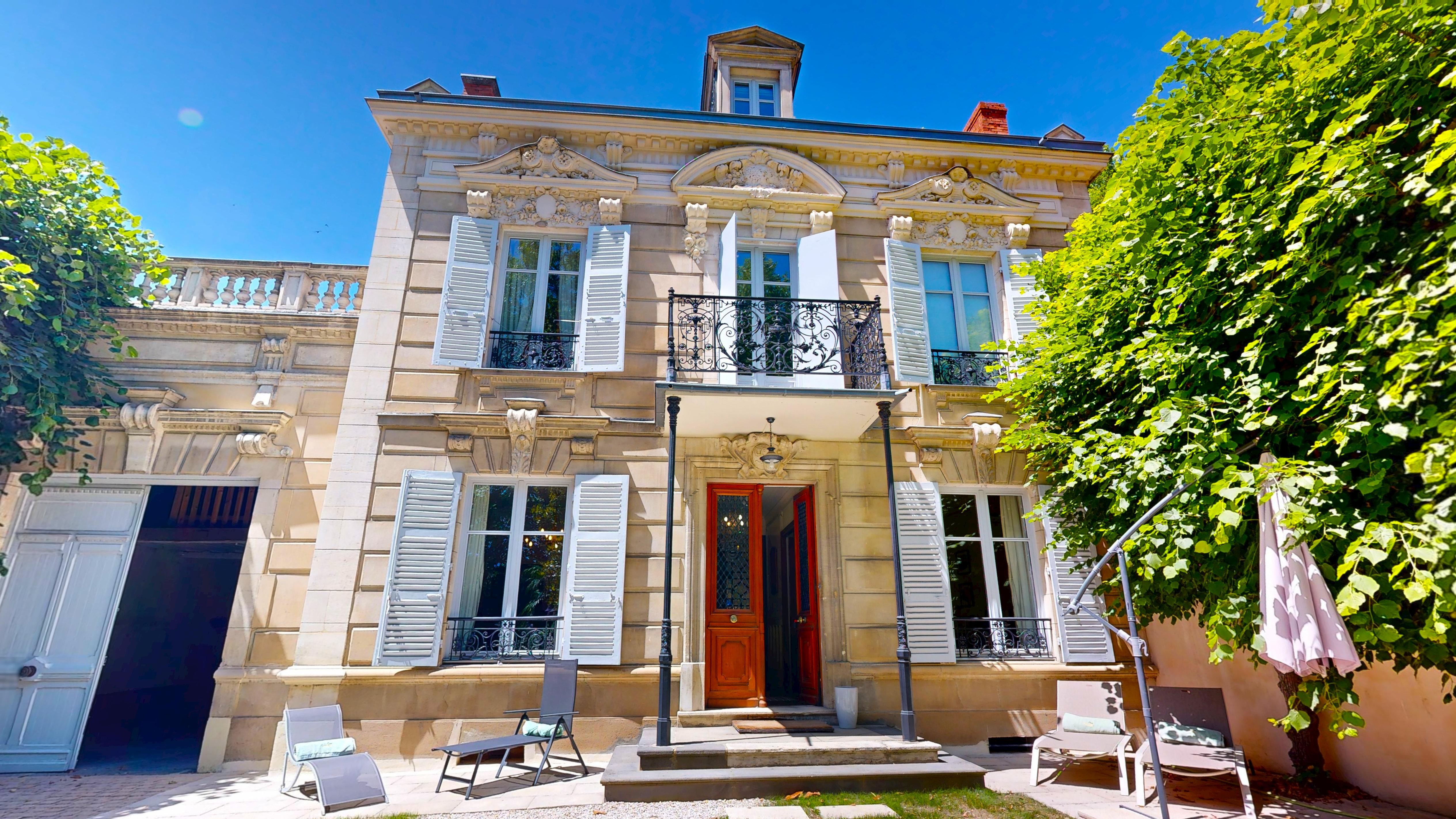 Façade