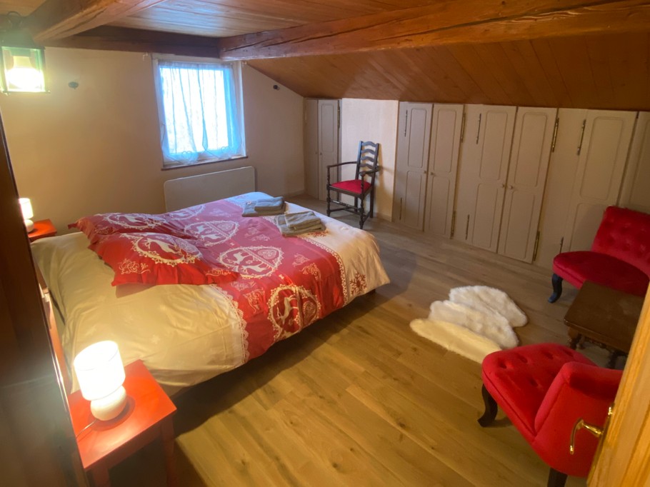 Gîte de groupe Fenil-Logis, ferme entièrement rénovée - Gîtes Digitale