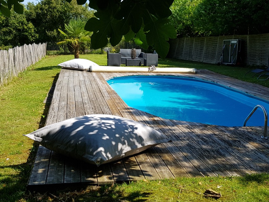 Piscine (7,5 x 3,25) + bâche sécurité enfant
Jardin clos
L'ensemble est exclusivement à disposition des occupants du gîte