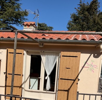 Belle terrasse pour une séance de relaxation