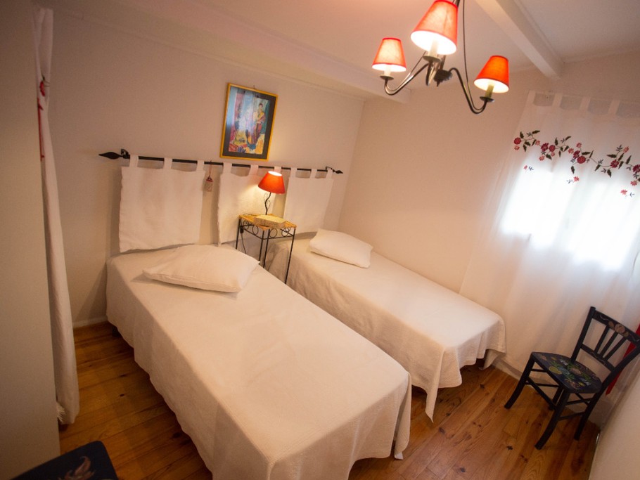 Chambre 2 lits en 90 cm