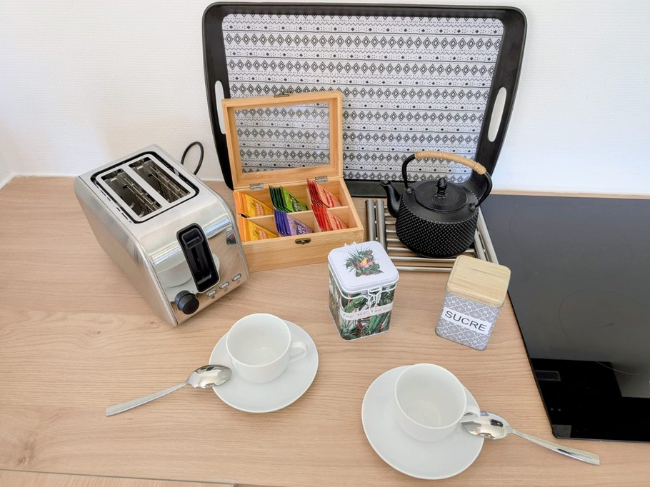 Choice of organic coffee or green tea