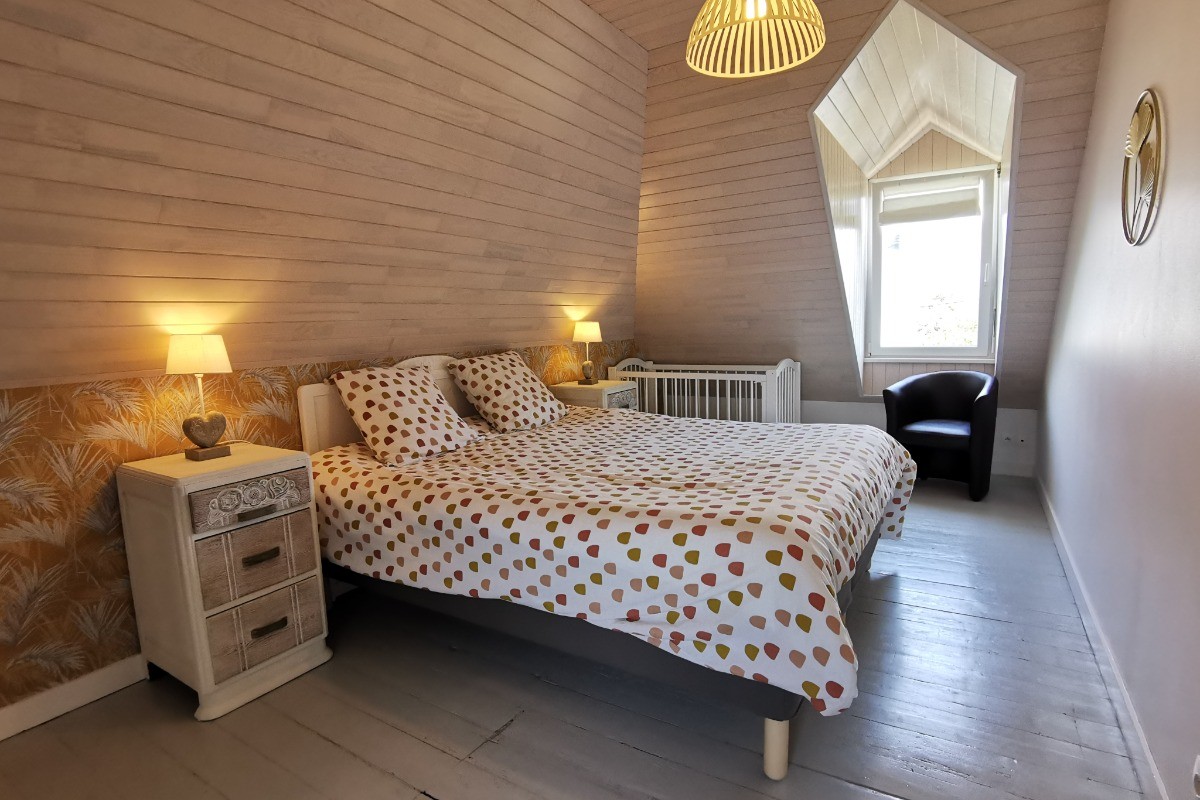 Etage: Chambre 3 avec lit 160