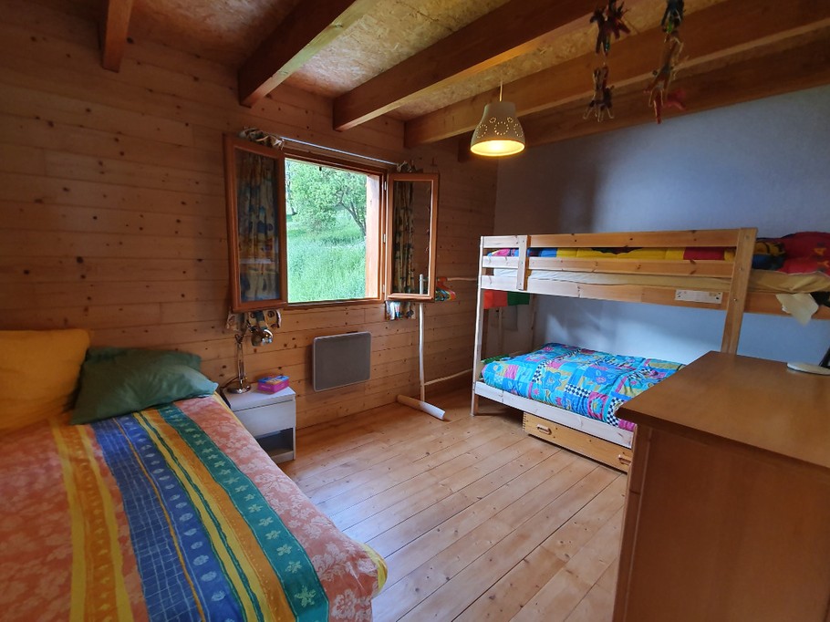 Lit de bébé disponible chaise adaptee baignoire...