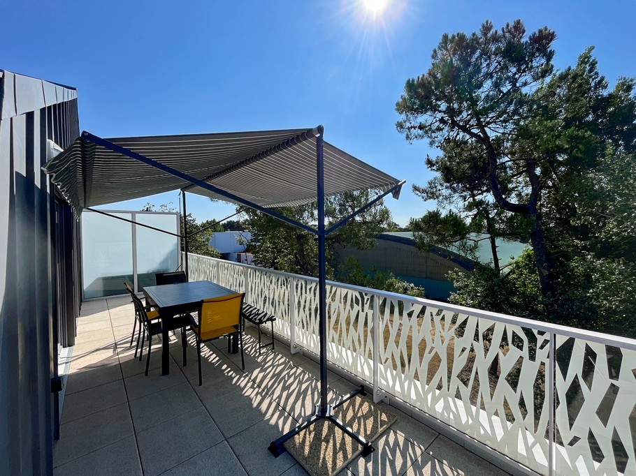 Balcony with garden furniture