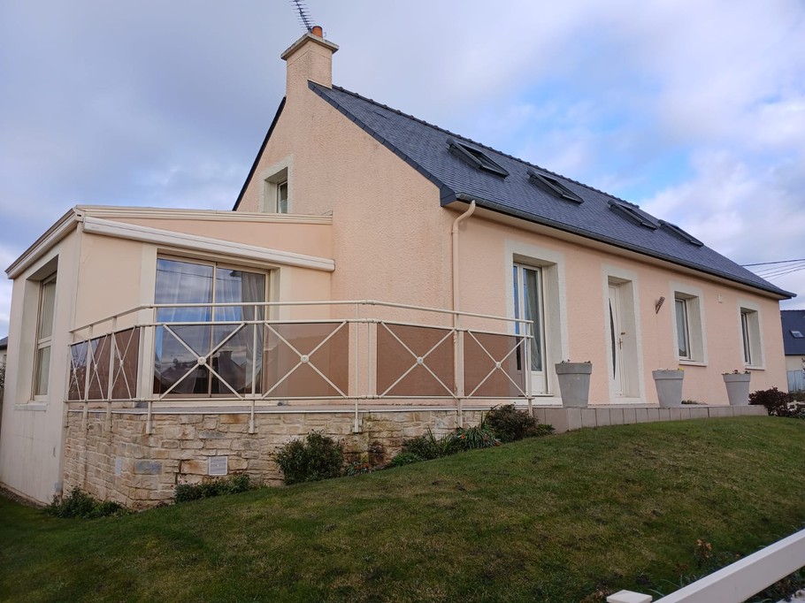 The front of the house, with a pleasant terrace where breakfasts can be served in fine weather.