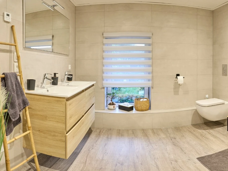 Salle d'eau avec wc 1er étage, douche italienne - Gîte Escapade Vosgienne Celles-sur-Plaine, Vosges