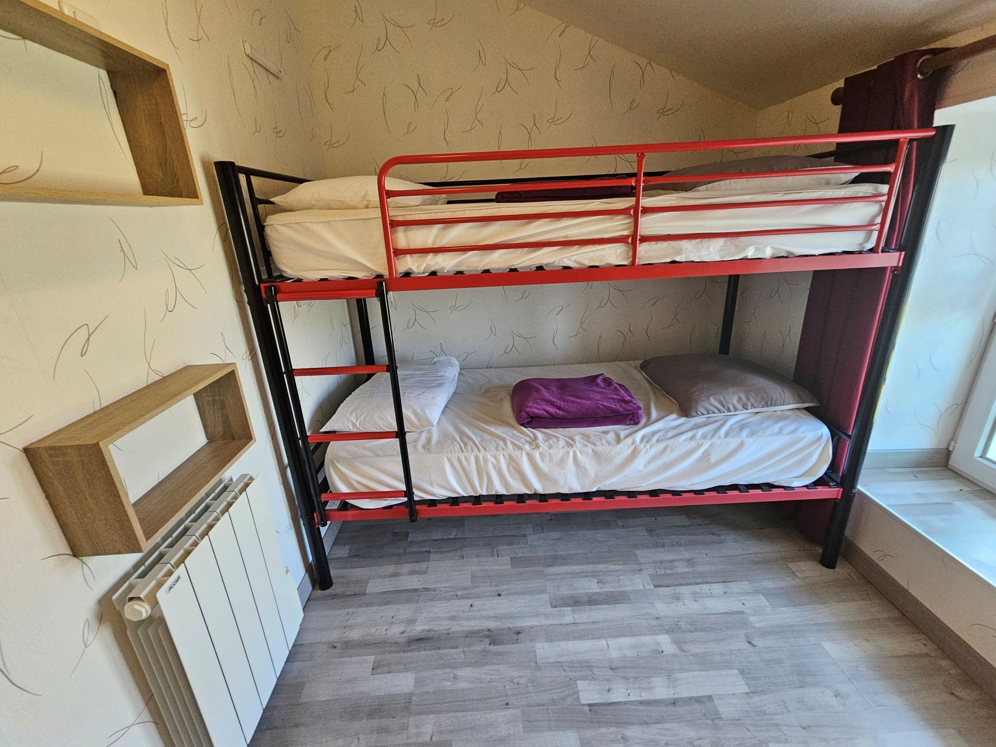 Chambre des enfants en enfilade à côté de la chambre des parents