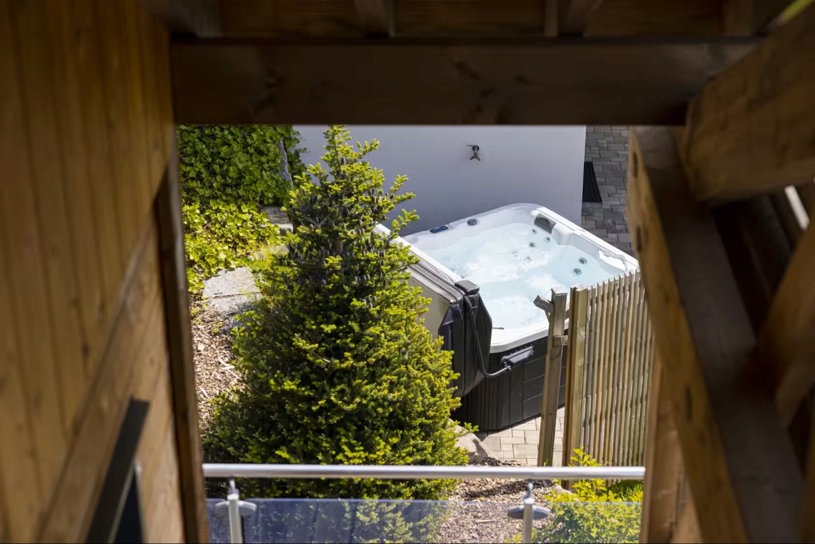 Private hot tub – Chalet Emma, with views of Gérardmer and its lake