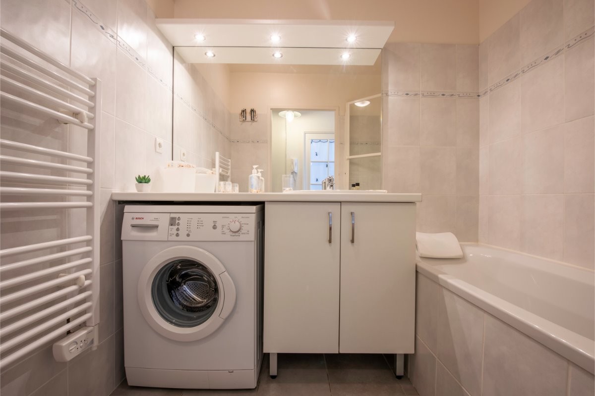 Lave linge dans la salle de bain