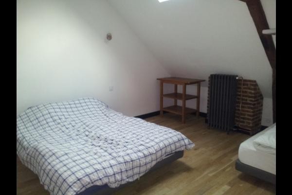 Grande chambre 30 m2 avec SDB 1 lit double 2 lits simples