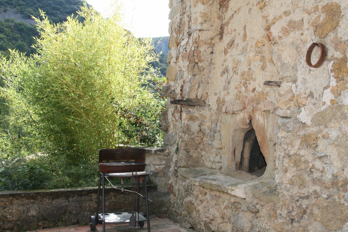 Le four à pain centenaire - Maison de charme en pierres avec piscine