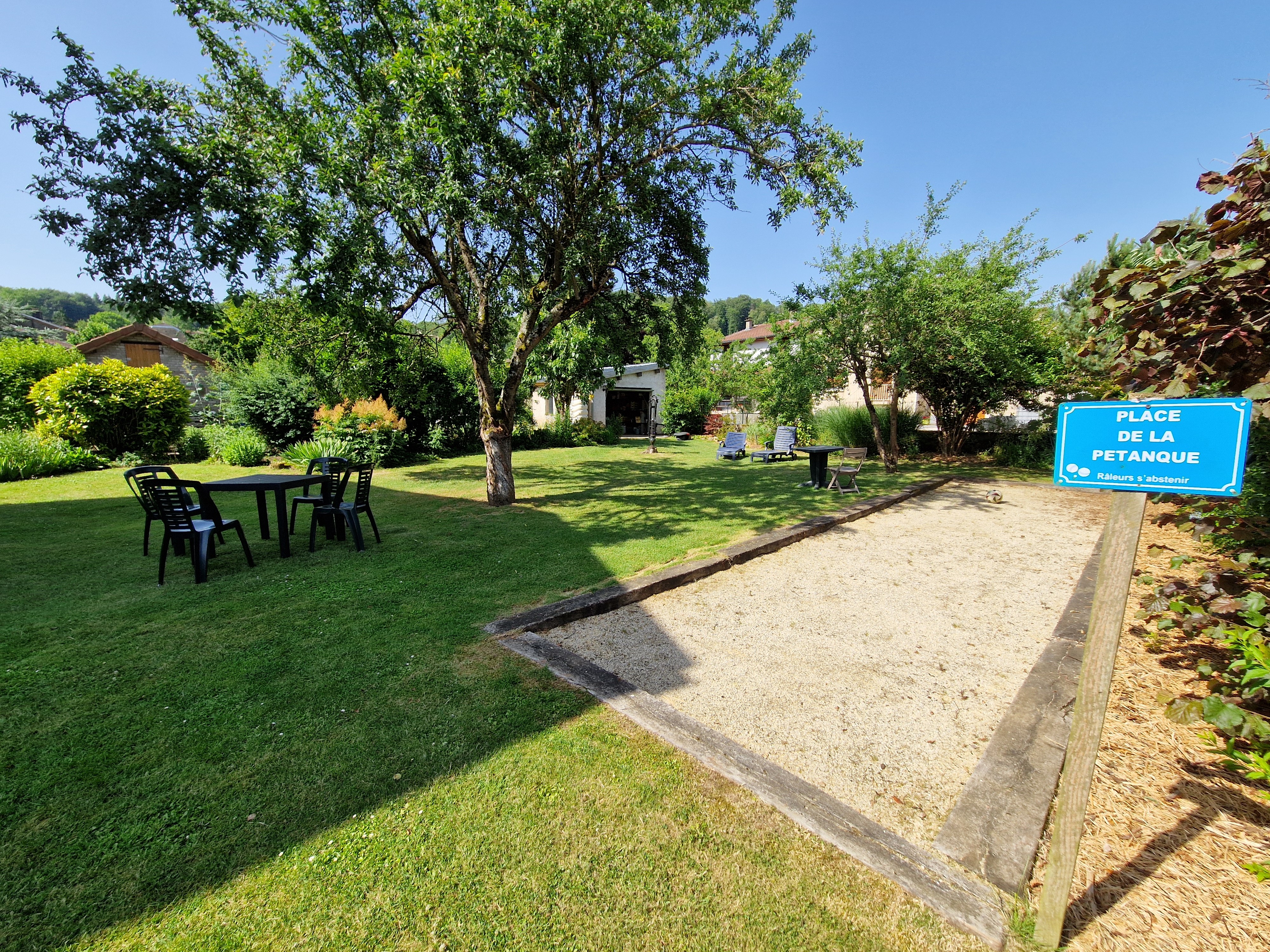 Terrain de boules et jardin - Chambre d'hôtes l'An XII
