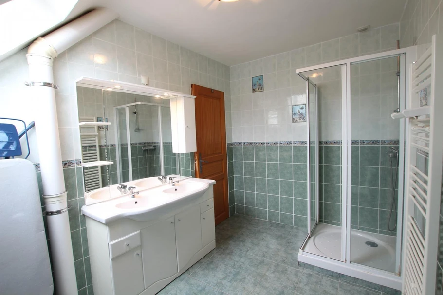 Salle d'eau de l'étage