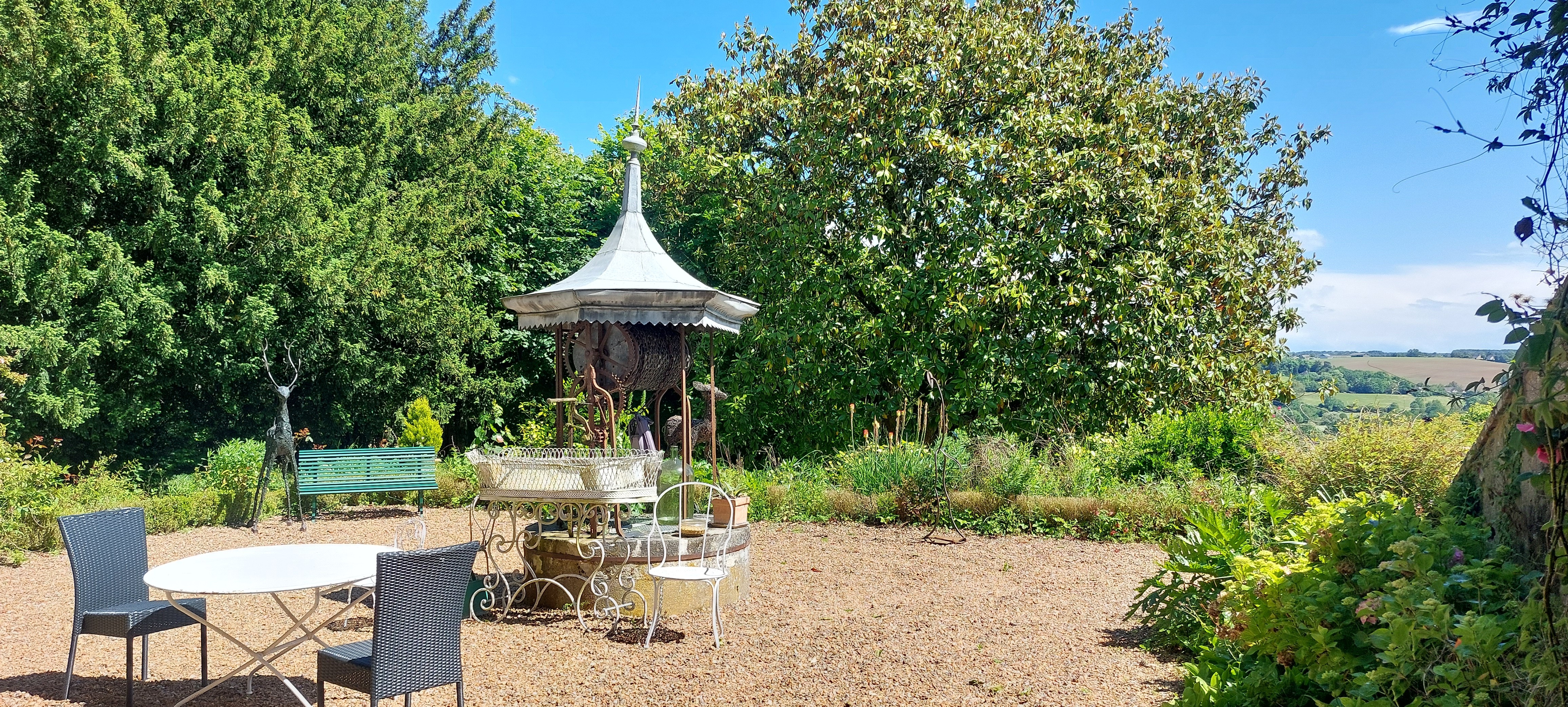 Table du petit-déjeuner en terrasse