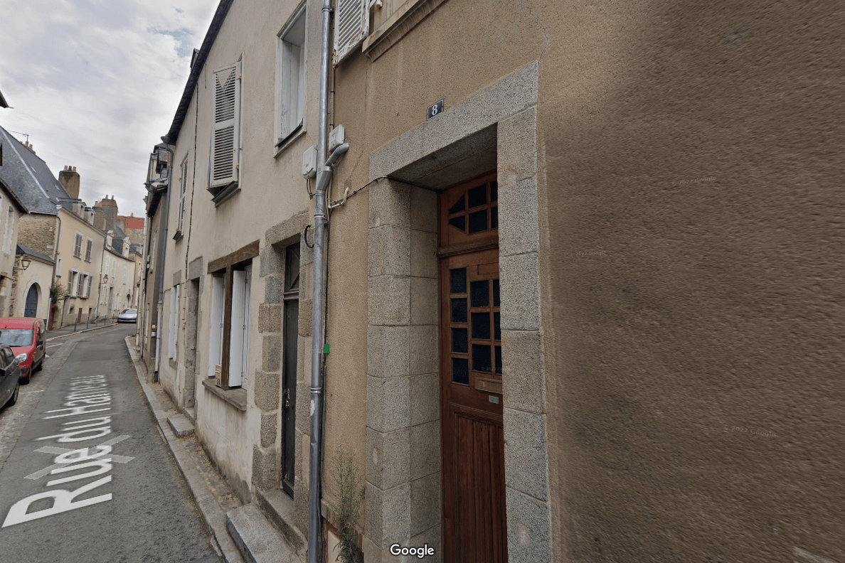 Chambre indépendante pour 2 personnes (lit queen size 160 x 200 cm). Draps et linge de toilette fournis ©M. Pellerin