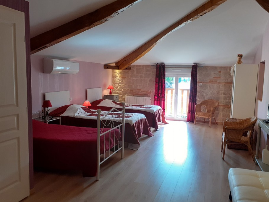 Chambre avec 3 couchages 90