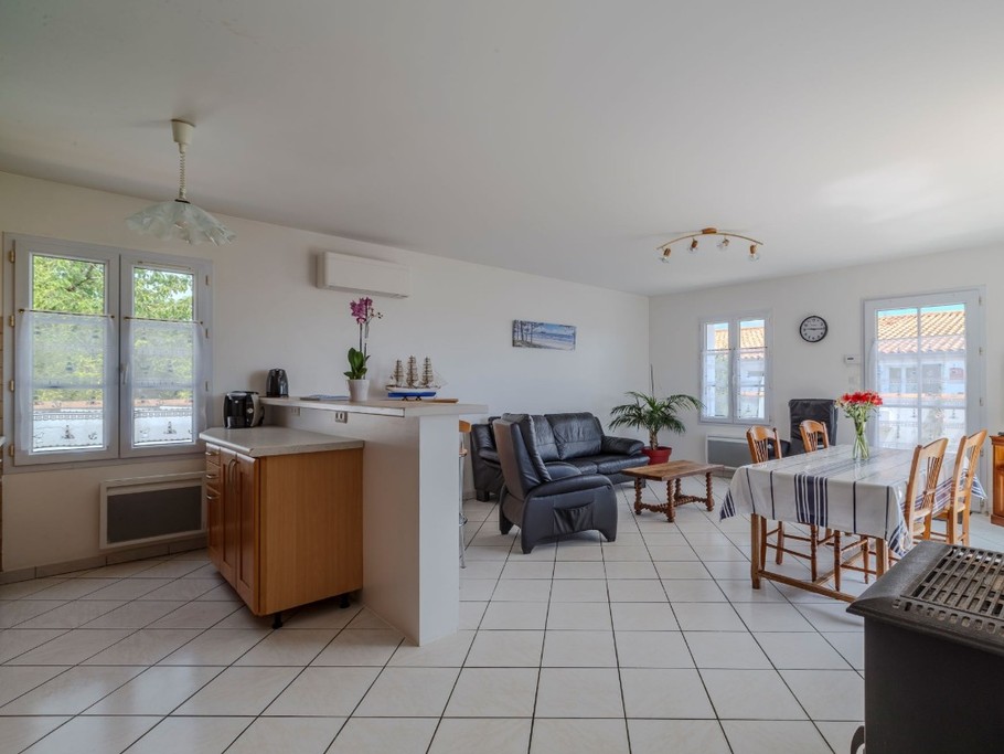 Gite "Rue de La Manne" avec jardin clos, proche de l'océan et des commerces à pieds, pour 5 personnes, Ste Marie de Ré, Ile de Ré