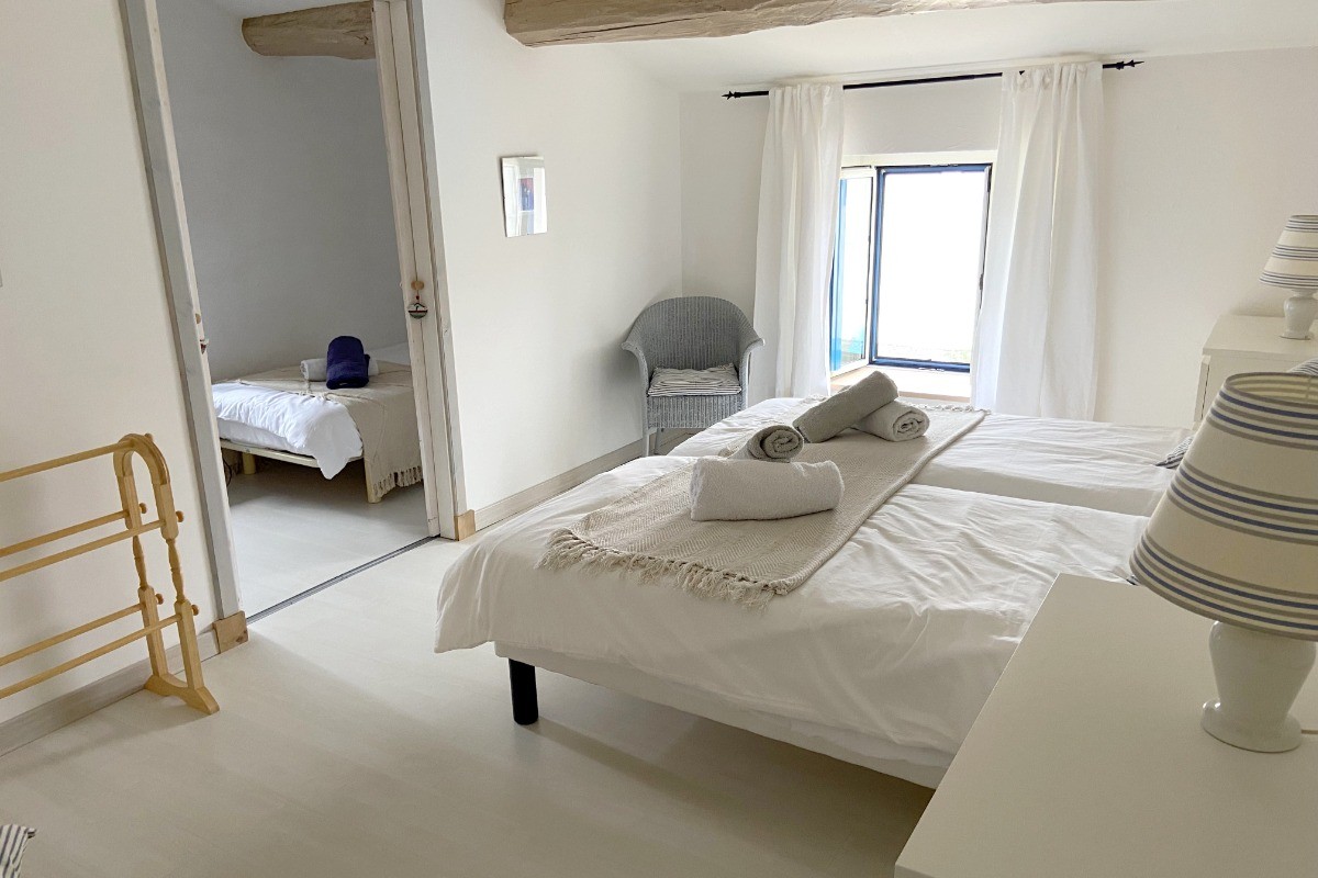 Chambre étage : 2 lits en 90