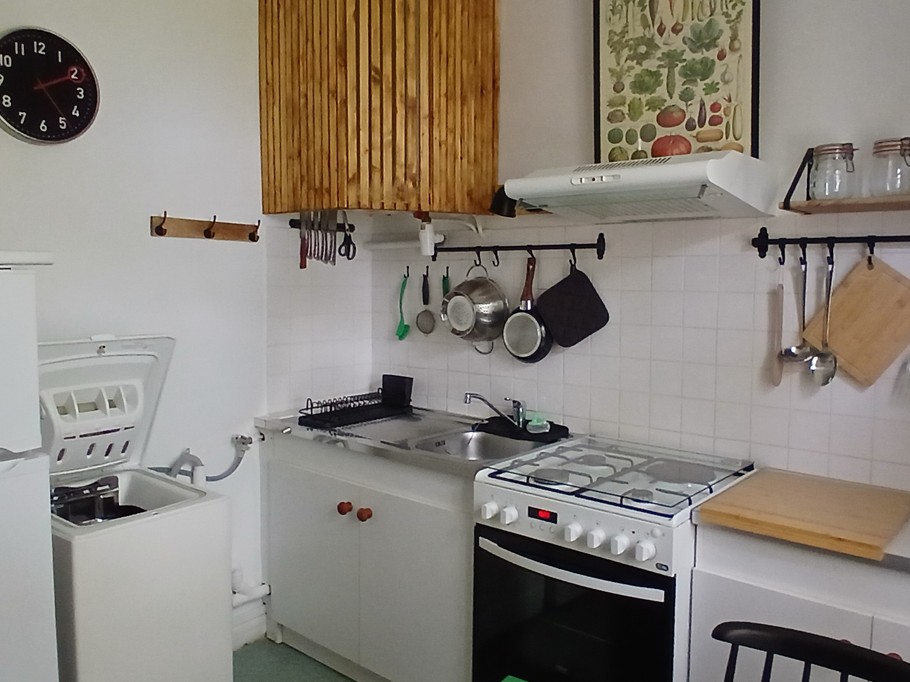 "Les Châtaigniers" in Orcines, Puy-de-Dôme: The kitchen
