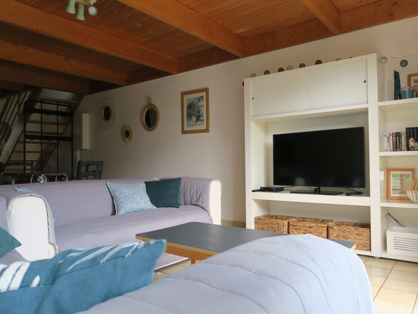 Guyodo rental, living room