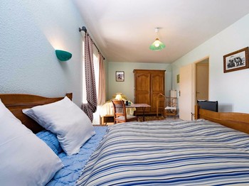 Chambre avec salle de bains et wc attenant - Bienvenue au Pays de Jeanne
