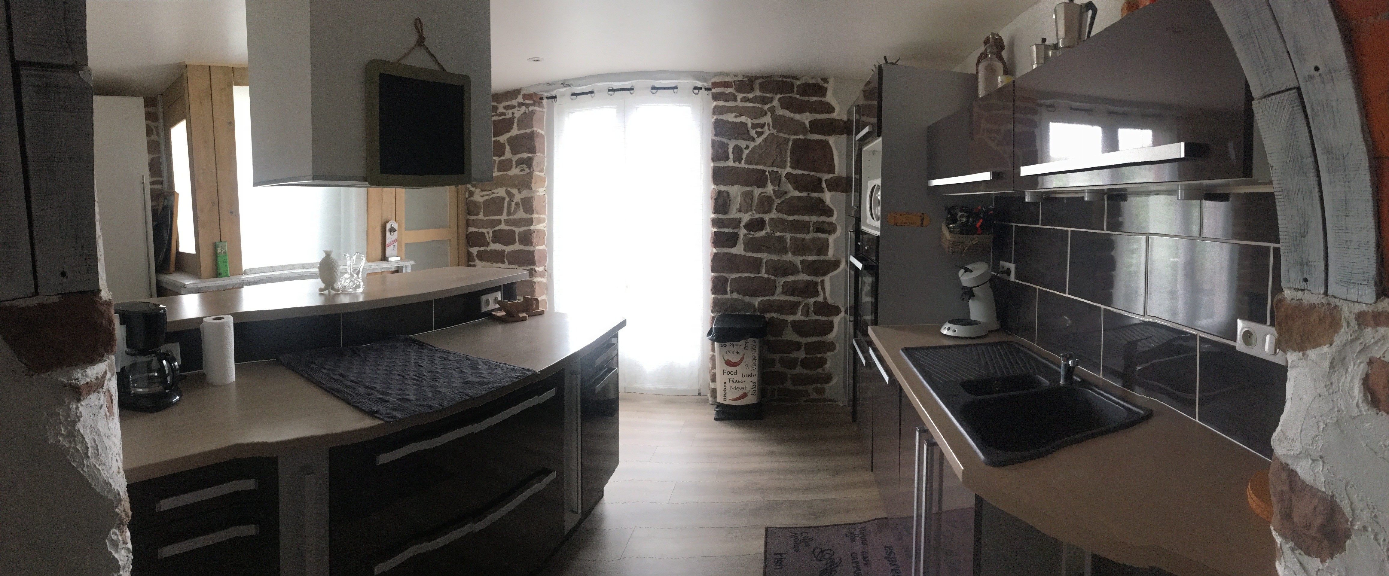 Gîte Ruine, esprit atypique, avec piscine et jacuzzi