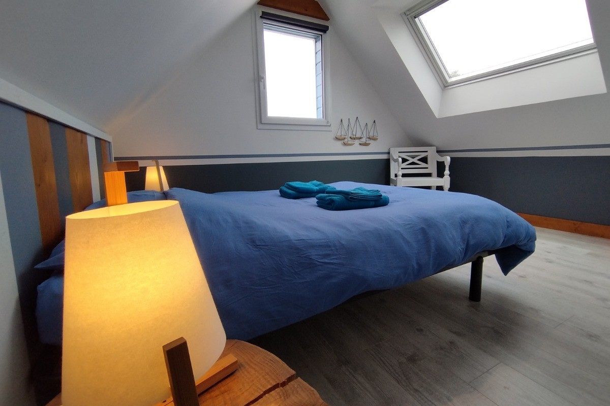 Chambre avec lit double