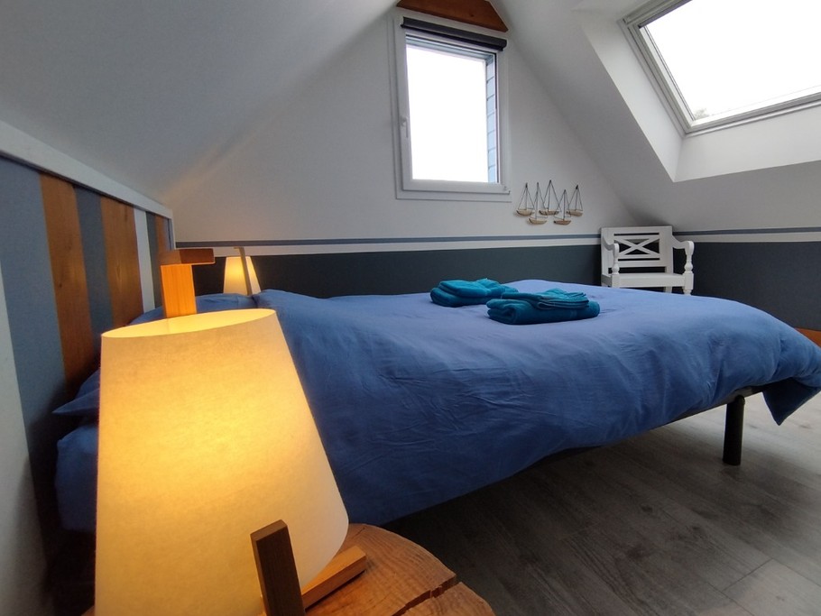 Chambre avec lit double