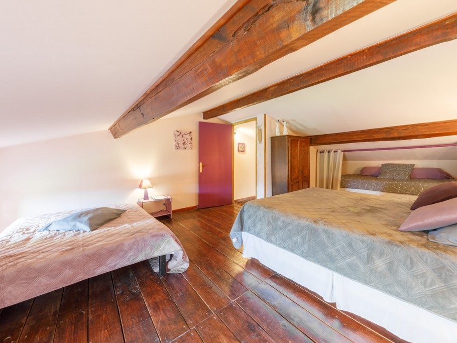 Vue d'ensemble de la chambre à l'étage
