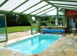 Piscine intérieure privative chauffée à 28° / 30°