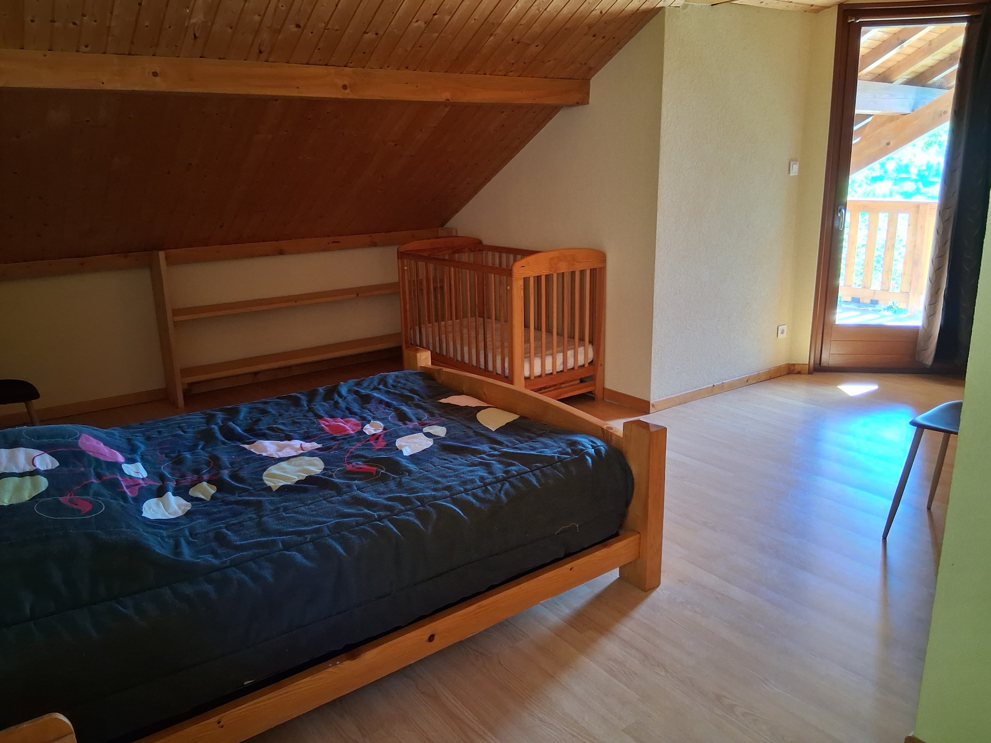 Upstairs bedroom - Gentiane holiday cottage