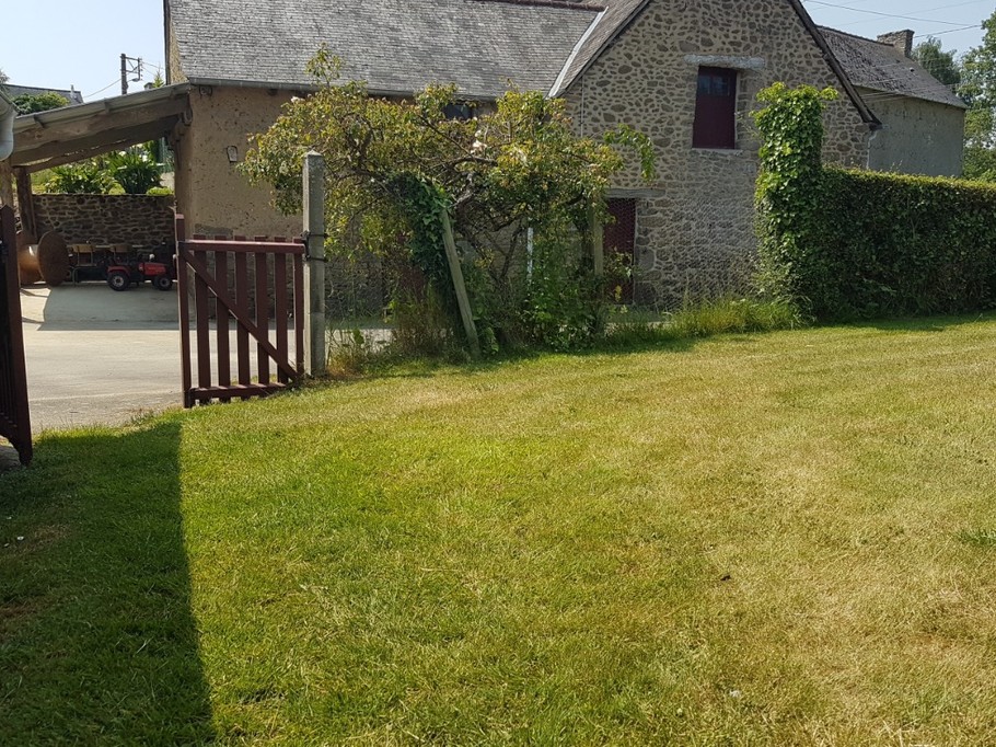 Jardin attenant, à gauche de la location (sécurisé par un portillon).
Crédits photo : Clévacances 35