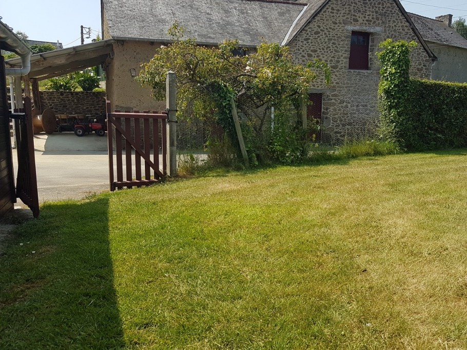 Jardin attenant, à gauche de la location (sécurisé par un portillon).
Crédits photo : Clévacances 35