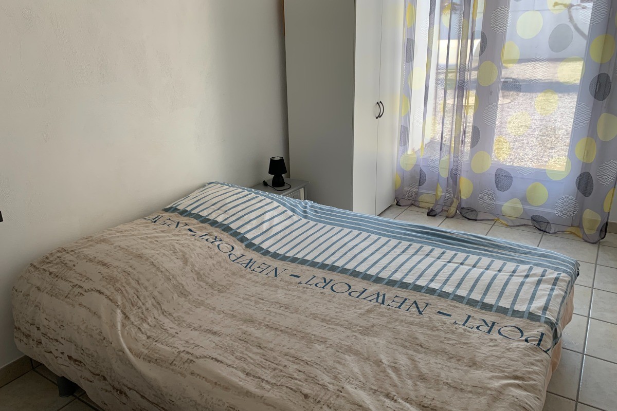 Chambre avec lit en 140